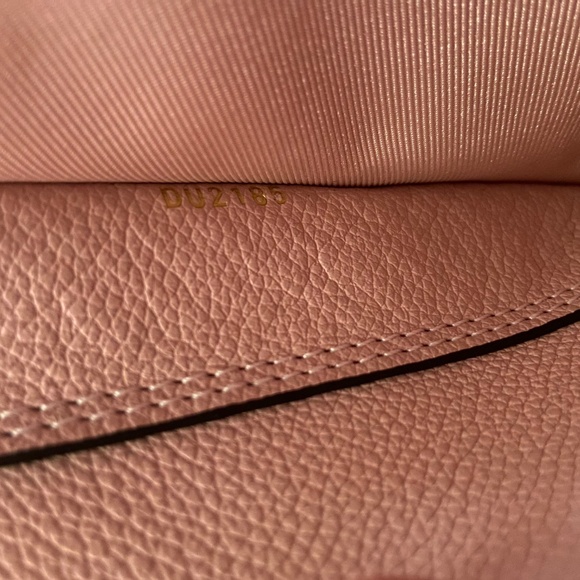 Authentic Louis Vuitton Lockme MM Rose Ballerine Pink w/ Python COA – Rare HTF - Picture 10 of 15